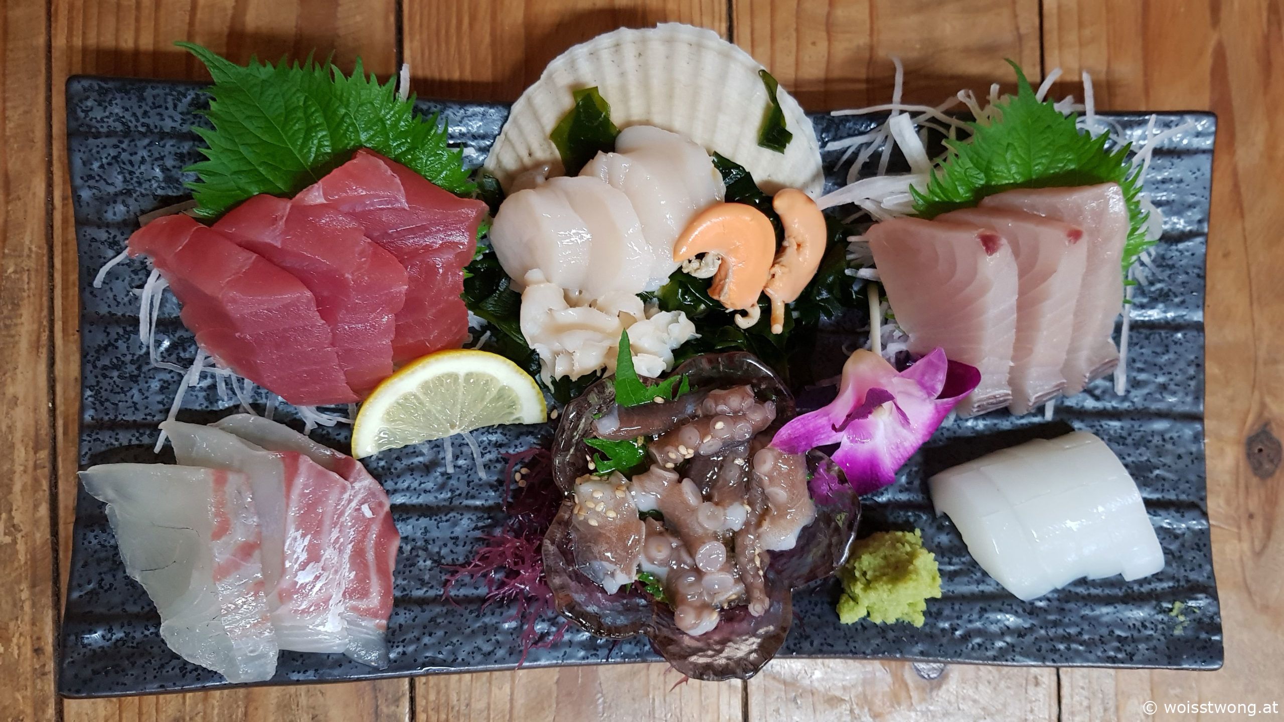 Omakase Sashimi, vom Chef getroffene Auswahl aus dem tagesaktuellen Fang | Wo isst Wong? Food & Reiseblog