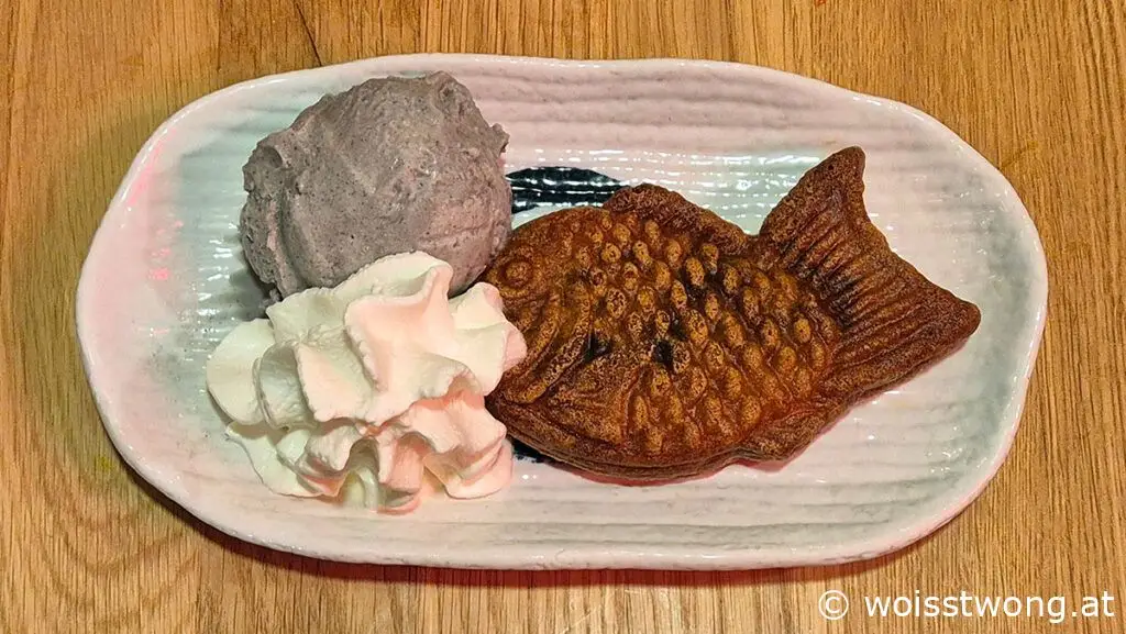 Taiyaki mit Sesameis und Schlagobers bei Takumi Ramen, Wien