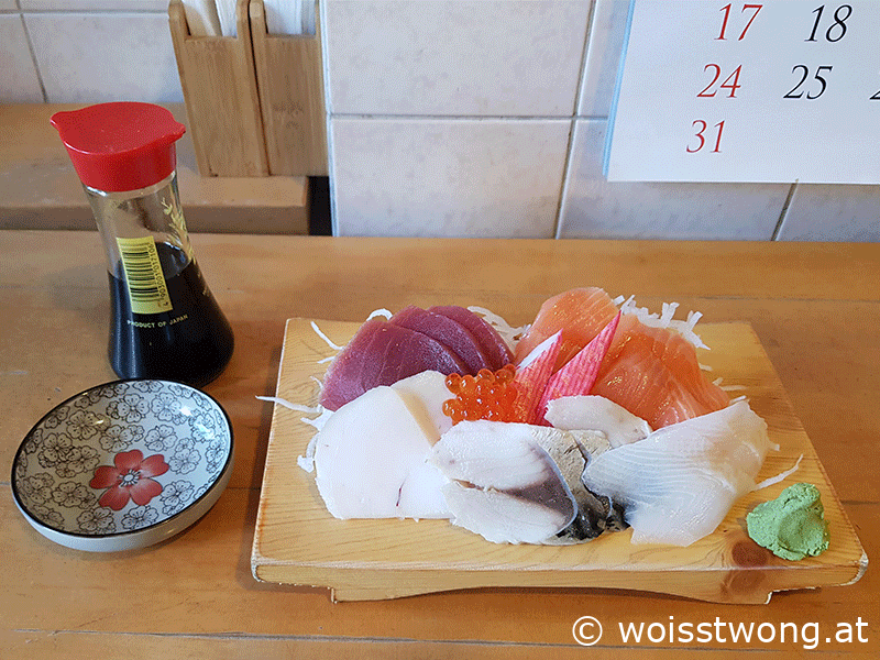 Sashimi - Dünn geschnittener roher Fisch ohne Reis